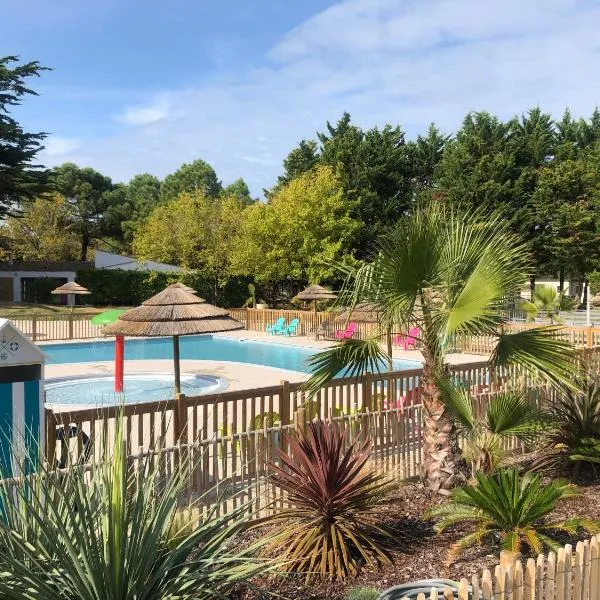 Camping Les Maraises, hotel v destinaci Saint-Martin-de-Ré