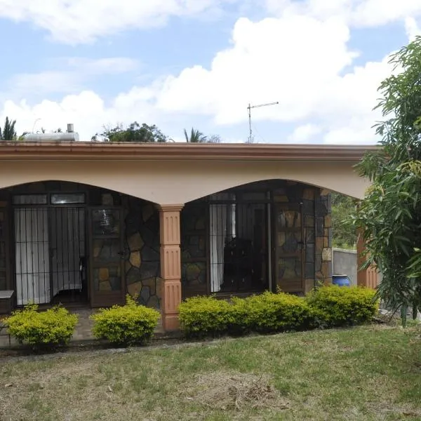 Moringi (Veer Residences), hotel in Trou dʼ Eau Douce