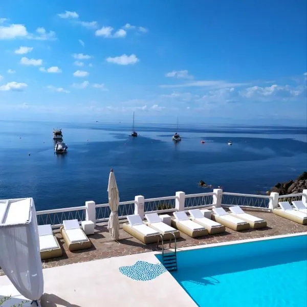 La Piazza Luxury Hotel & Spa, hotel di Panarea