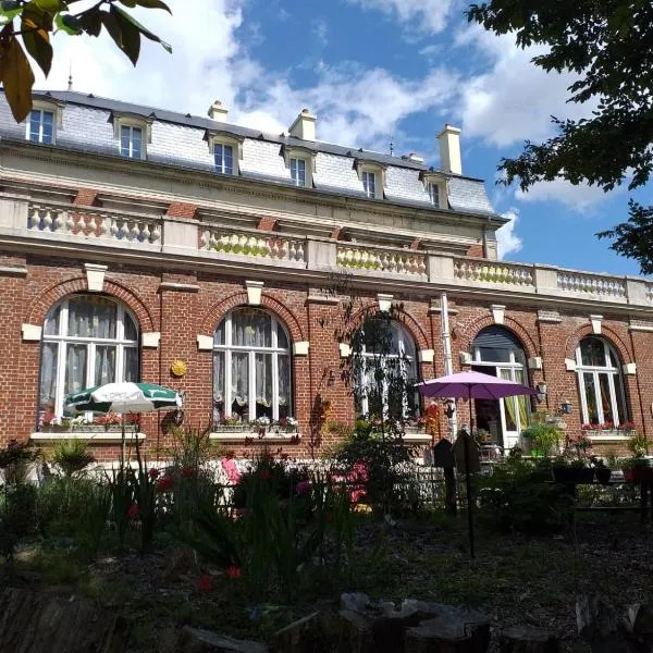 VILLA LES CAMELIAS, hotel a Fontaine-lès-Vervins