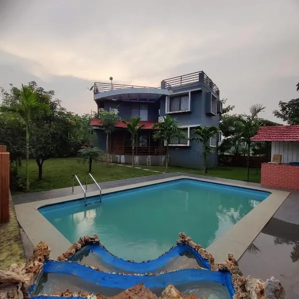 Karjat - 3 BHK Private Bungalow with Private Pool & Garden, hotel in Karjat