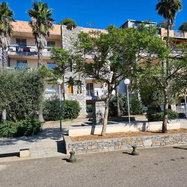 superbe appartement avec parking gratuit et coin exterieur, hotel v destinácii Biguglia