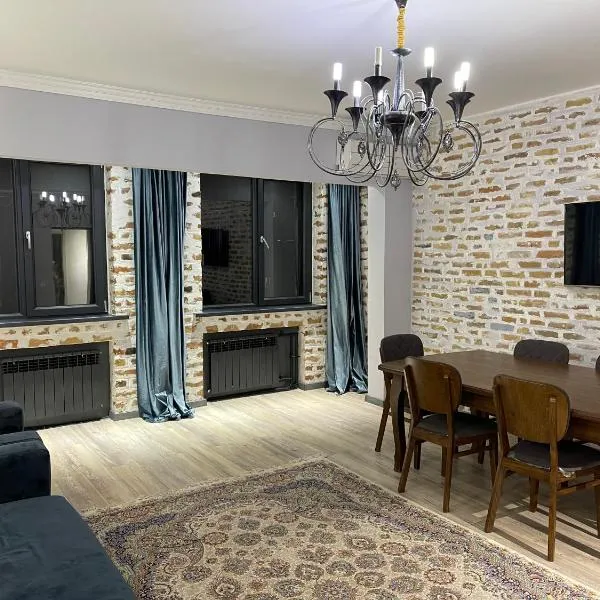apartment Tashkent 3 bedrooms、タシュケントのホテル
