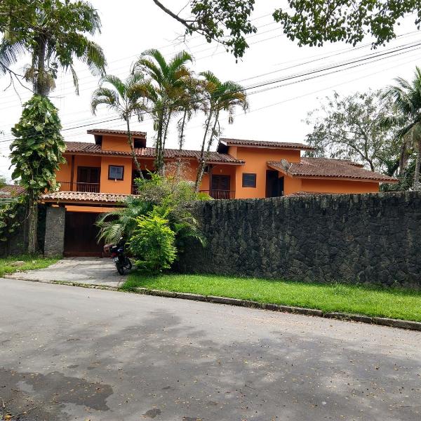 Casa 5 suítes com piscina e churrasqueira