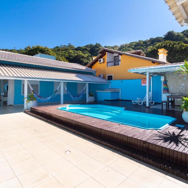CASA COM PISCINA EM MORRINHOS - RUA HORTÊNCIA
