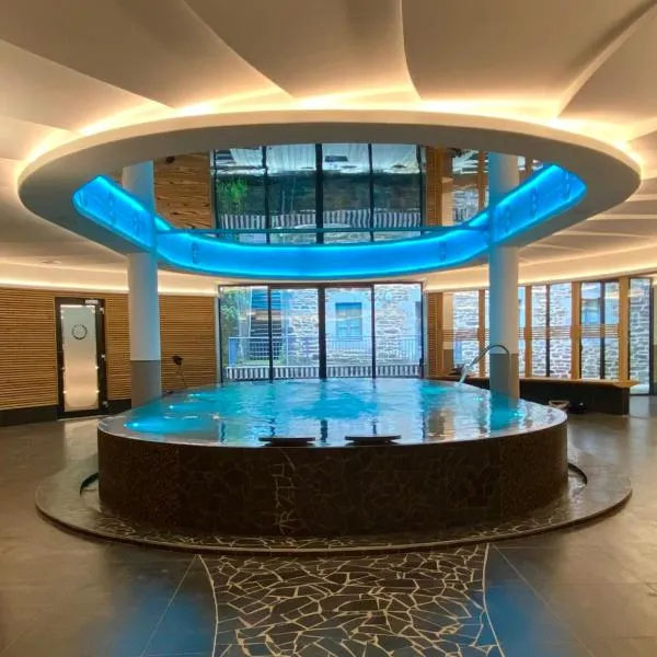 Coin d'Aubrac Hôtel Restaurant SPA de luxe, hotel v destinácii Chaudes-Aigues