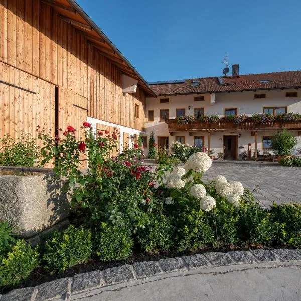 Utznhof, hotel v destinaci Seeon-Seebruck