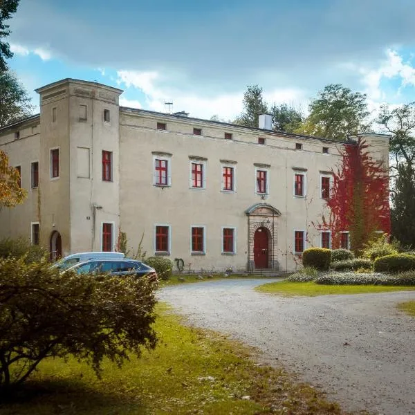 Zamek Dobroszyce, hotel in Grabowno Wielkie