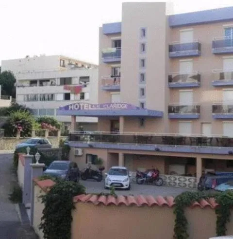 Hôtel Le Claridge, hotel v destinaci Propriano