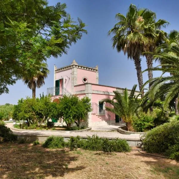 Villa Sirgole Rosa with Pool, Galatina, hotell sihtkohas Cutrofiano