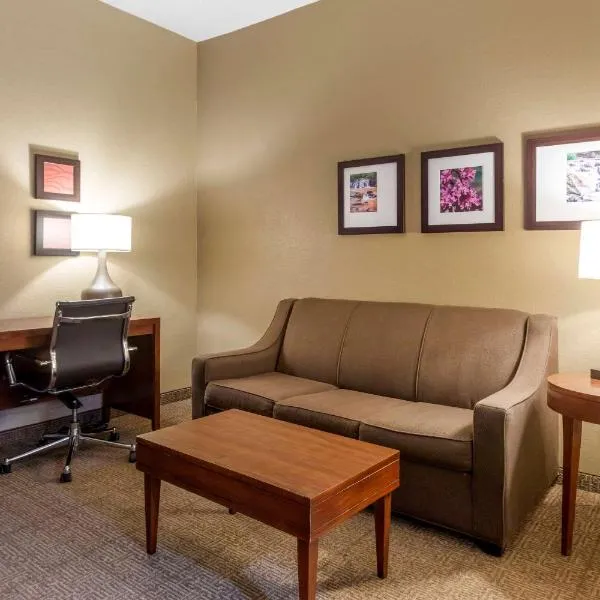 Comfort Inn & Suites Peachtree Corners, hotel en Norcross