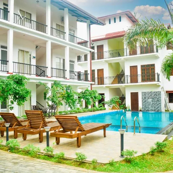 Hotel Summer Haven, hotel a Diwulankadawala