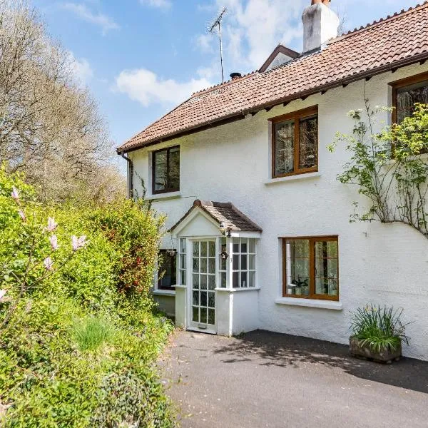 Idyllic Country Cottage - Dog Friendly, 6 mins drive to Saunton Beach- World Class Surfing Reserve! 5 mins drive to Golf Course, REDUCED RATES!, hotel in Braunton