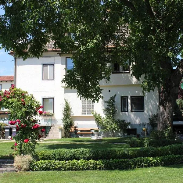 Ferienwohnung und Gästezimmer Korb, hotel Krumpendorf am Wörtherseeben