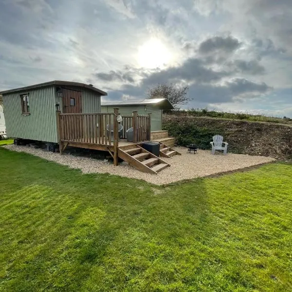 Oakley View Shepherds Hut with hot tub, hôtel à Westerdale