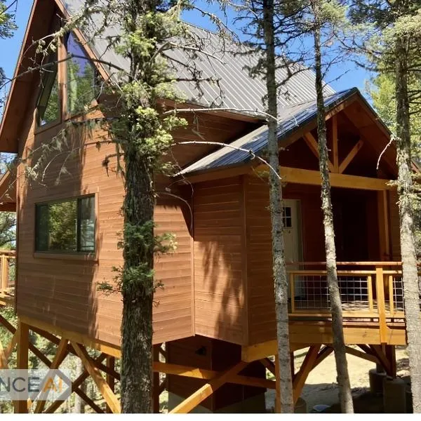 RidgeWalk Treehouse, hotel in Angel Fire