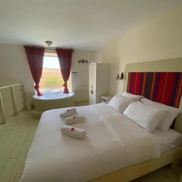 אלרון - אירוח בגולן, hotel v destinaci Ani'am