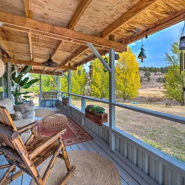 John Day Lakehouse with a Great Outdoor Space!, hotel v destinaci John Day