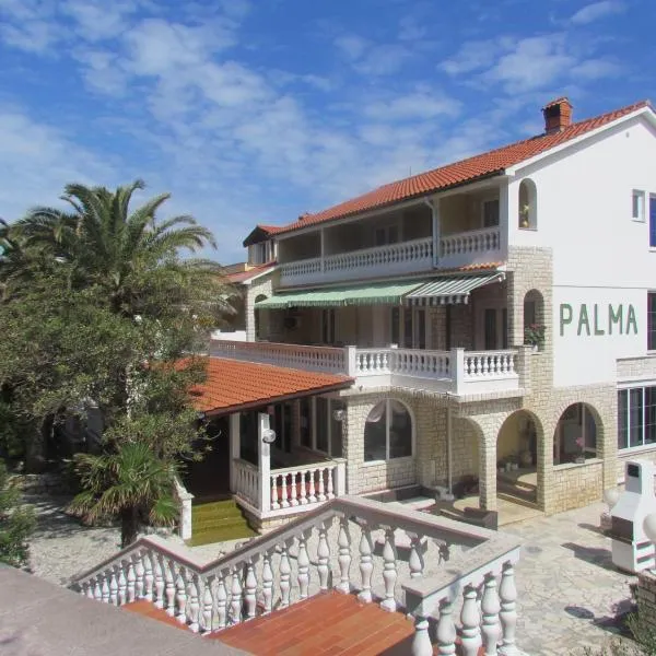 Palma Guesthouse, hotel v Rabe