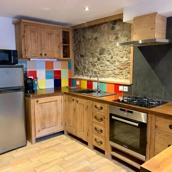 Annecy Sainte Claire DUPLEX Gare-Lac 4e étage 4ou6 personnes, hotel en Annecy