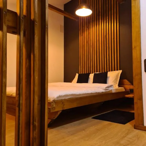 Colfly Studios, hotel em Brasov