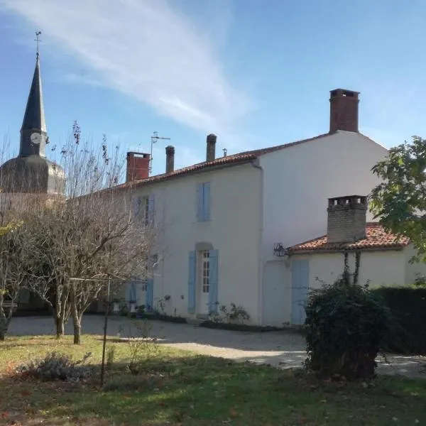 La Vieille Cure, SPA, Wifi à 20 min des plages, hotel v destinácii La Jonchère