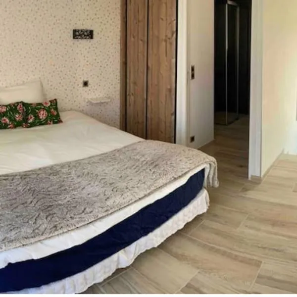 Chambre avec salle de bains privative, hotel v destinaci Hermonville