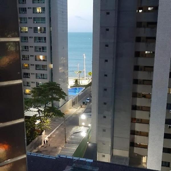Flat a 2 quadras da Av Beira Mar, um dos principais pontos turísticos de Fortaleza.