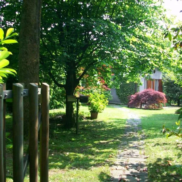 B&B L'Albero Maestro, hotel v destinaci Orsenigo