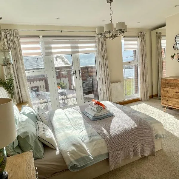 Waterfront Villa Marina SA1 Swansea, Hotel in Swansea