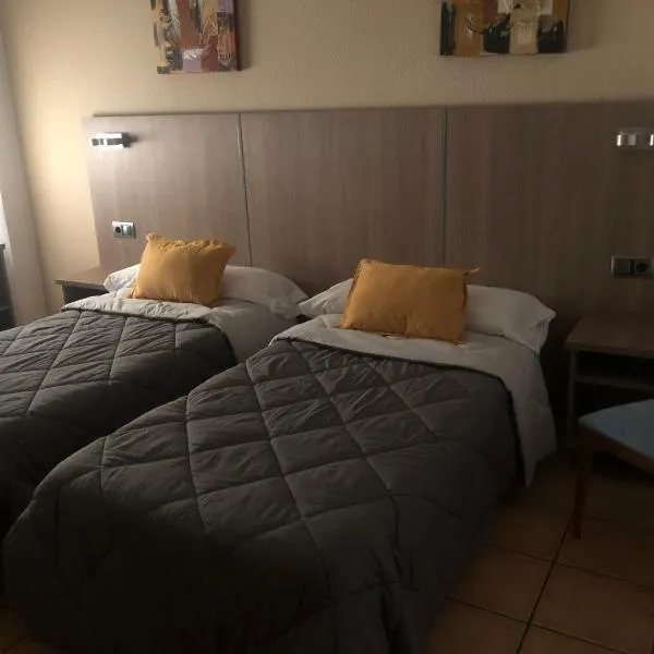 Hostal De La Rosa, hotel a Valdemoro