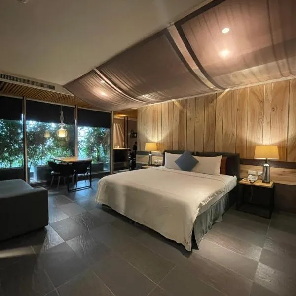 Roppongi Motel - Dalian, hotel v destinaci Pching-tung