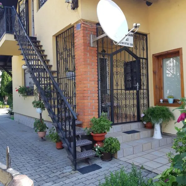 Ágnes Apartman – hotel w mieście Igal
