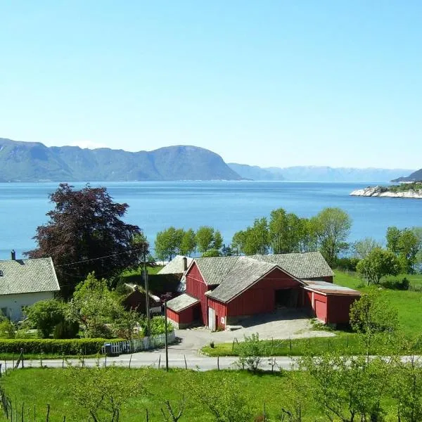 Klævold utleigehus, hotel em Bjordal