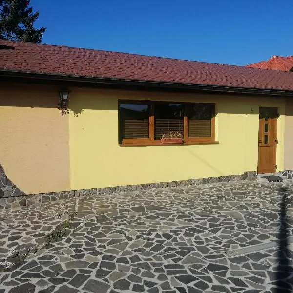 Útulný Domček Privat Bedrich, hotel v Popradu