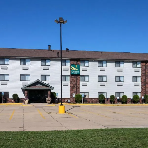 Quality Inn & Suites Bloomington I-55 and I-74, hotel di McLean