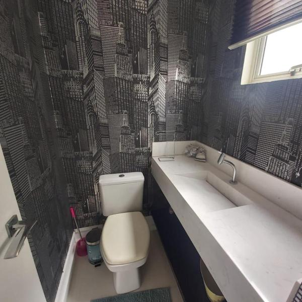 Lindo Apartamento com 5 suítes perto do mar! No melhor lugar de Meia Praia - Foto 3