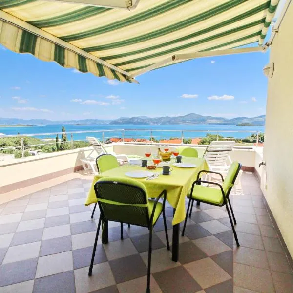 Apartments Gusti, hotel v destinaci Drače