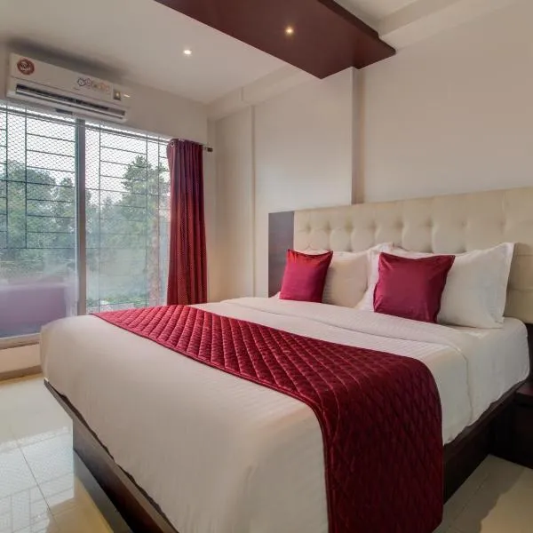 Hotel Malad Inn opposite Malad Railway Station, hotel v Bombaji