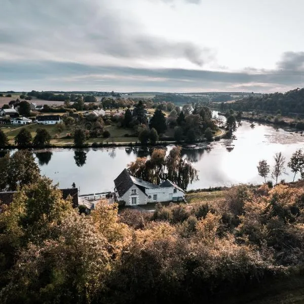 La Maison au Bord du Lac: Chemillé-sur-Indrois şehrinde bir otel