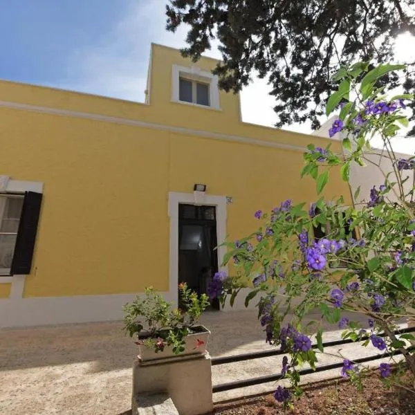 Villa Ricciardi-Suite familiare 2-zona Ostuni, hotel v destinaci Montalbano