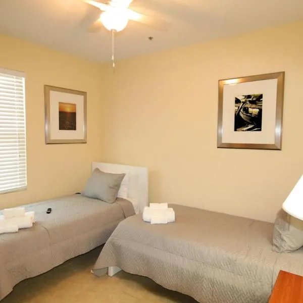 John's Pass Hotel - Fully Remote Check In, hotelli St Pete Beachillä