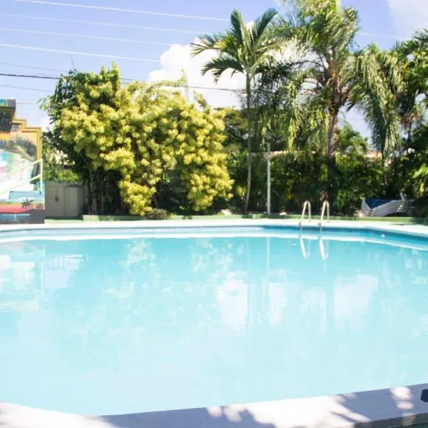 Holidays At Holiday Heaven, hotel em Runaway Bay