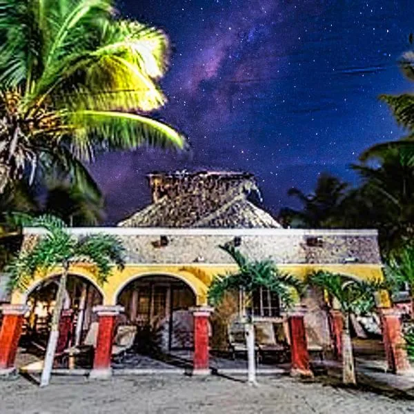 Hacienda Antigua Villa, 50m from sandy Beach、エル・コージョのホテル