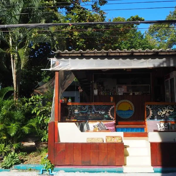 Sundaze Samet Hostel & Hangout, hotel v destinaci Ko Samed