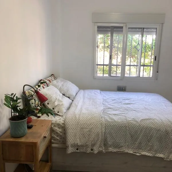 Villa Remedios -rooms in private house-, hotel v destinaci Picassent