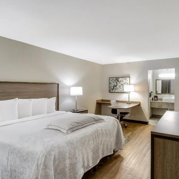 Red Roof Inn PLUS+ Dallas - Addison, hotel v destinaci Addison