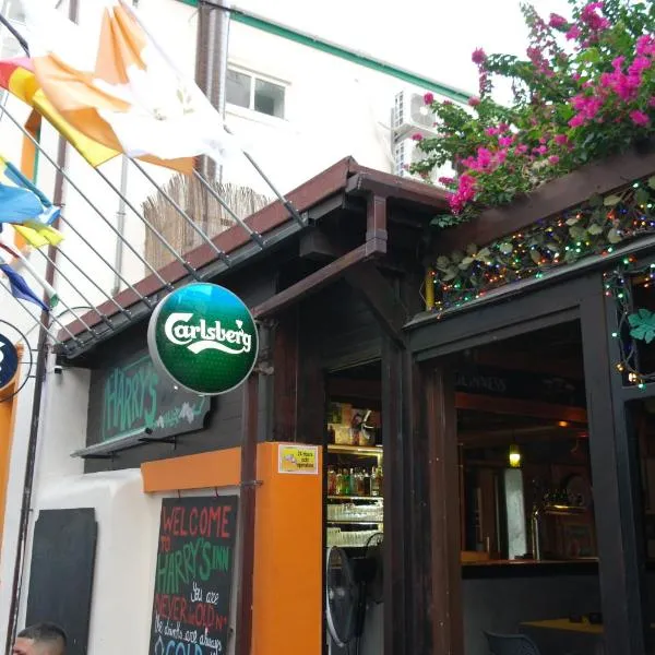 Harrys Inn Guesthouse, hotel v destinaci Larnaka
