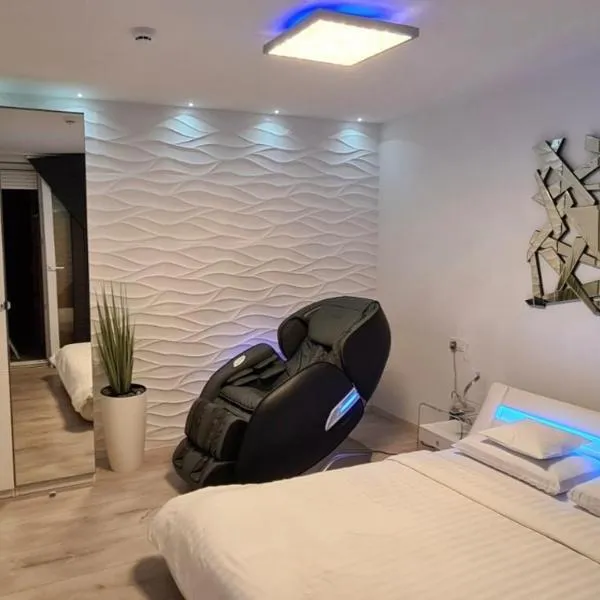 Apartment Wave -Luxury massage chair-Infrared Sauna, Parking with video surveillance, Entry with PIN 0 - 24h, FREE CANCELLATION UNTIL 2 PM ON THE LAST DAY OF CHECK IN, hotell i Slavonski Brod