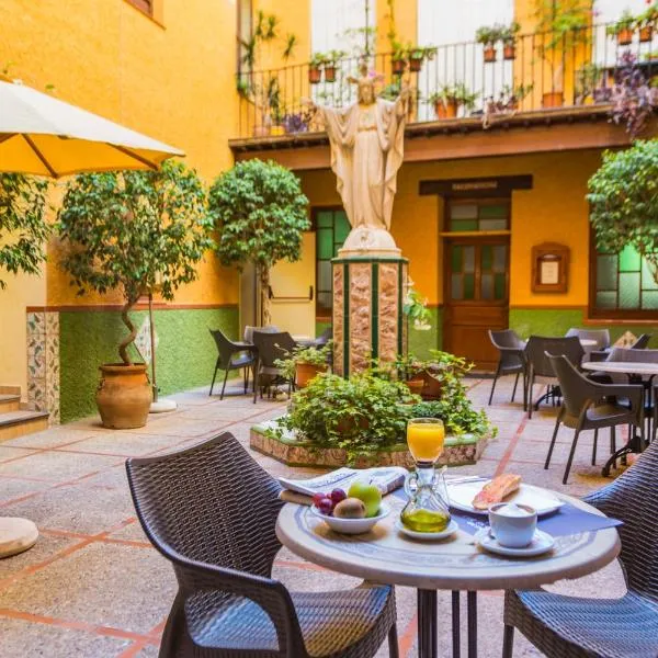 Hostal Loreto, hotel v destinaci Denia
